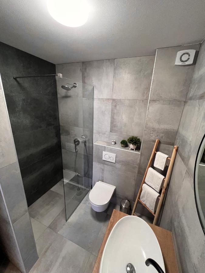 Apartmani Cube A メドゥリン エクステリア 写真